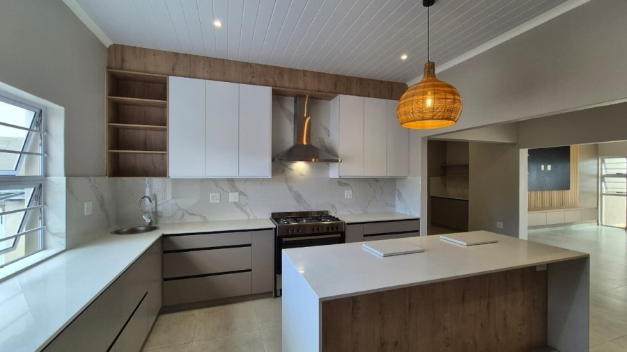 4 Bedroom Property for Sale in Country Club Western Cape